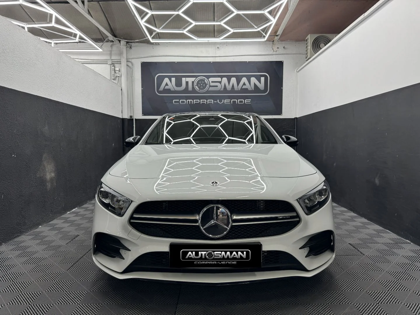 MERCEDES-BENZ Clase A AMG A 35 4MATIC 2022 Gasolina Blanco - Vista lateral